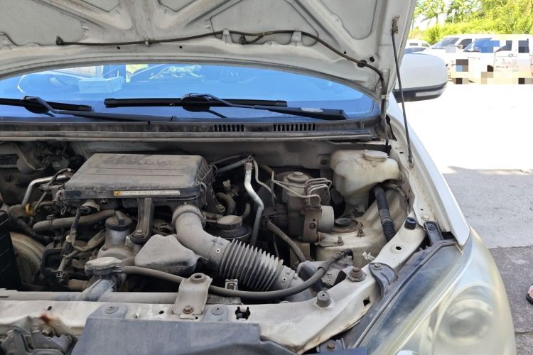 Used FAW Senya S80 2011 1.5L Automatic 5-Seater Elite Navigation Edition Engine Bay Left