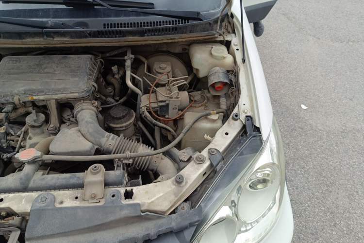 Used FAW Senya S80 2011 1.5L Manual 5-Seater Urban Elite Edition Engine Bay Left
