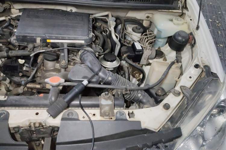 Used FAW Senya S80 2011 1.5L Manual 7-Seater Comfort Edition Engine Bay Left