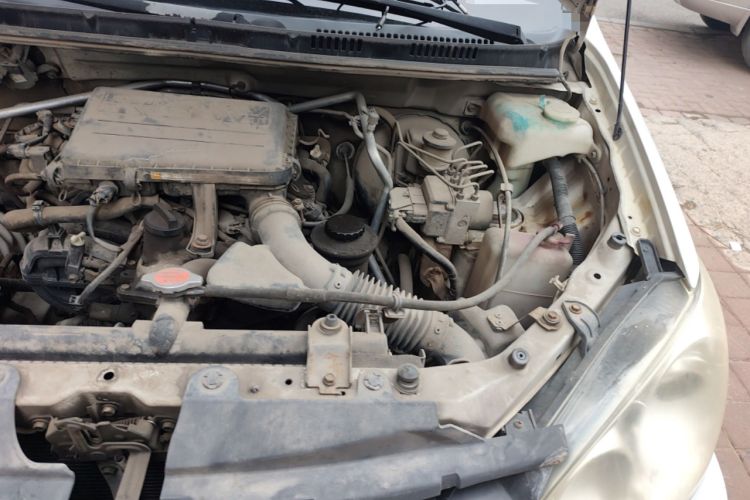 Used FAW Senya S80 2011 1.3L Manual 5-Seater Comfort Version Engine Bay Left