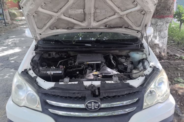 Used FAW Senya S80 2011 1.5L Manual 7-Seater Urban Elite Edition Engine Bay
