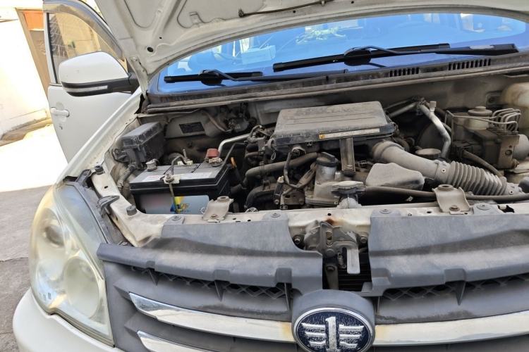 Used FAW Senya S80 2011 1.5L Automatic 5-Seater Elite Navigation Edition Engine Bay Right