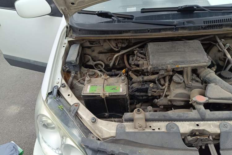 Used FAW Senya S80 2011 1.5L Manual 5-Seater Urban Elite Edition Engine Bay Right