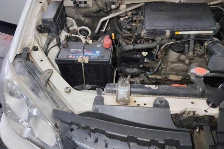 Used FAW Senya S80 2011 1.5L Manual 7-Seater Comfort Edition Engine Bay Right