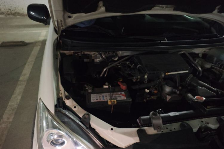 Used FAW Senya S80 2011 1.5L Manual 5-Seater Urban Elite Edition Engine Bay Right