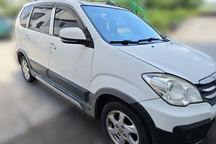Used FAW Senya S80 2011 1.5L Automatic 5-Seater Elite Navigation Edition Front Right 45 Deg
