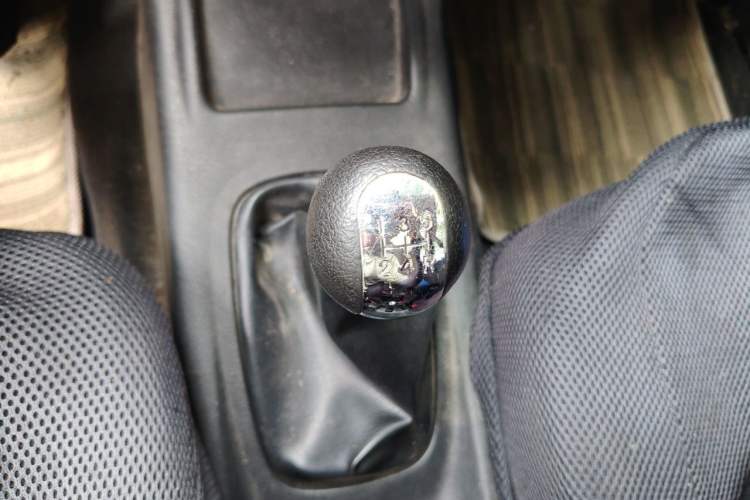 Used FAW Senya S80 2011 1.5L Manual 5-Seater Comfort Edition Gear Lever