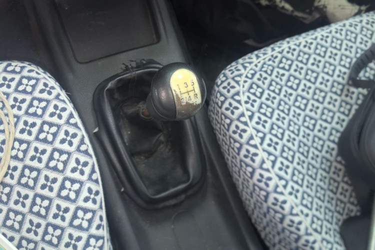 Used FAW Senya S80 2011 1.5L Manual 7-Seater Urban Elite Edition Gear Lever