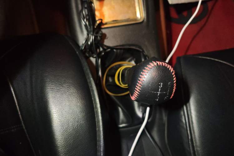 Used FAW Senya S80 2011 1.5L Manual 5-Seater Urban Elite Edition Gear Lever