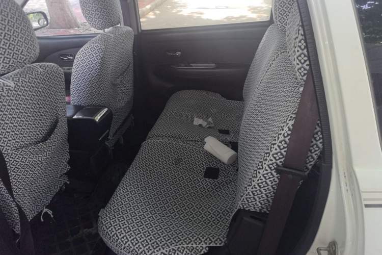 Used FAW Senya S80 2011 1.5L Manual 7-Seater Urban Elite Edition Left Rear Seat
