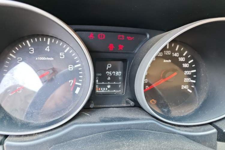 Used FAW Senya S80 2011 1.5L Automatic 5-Seater Elite Navigation Edition Odometer Close Up