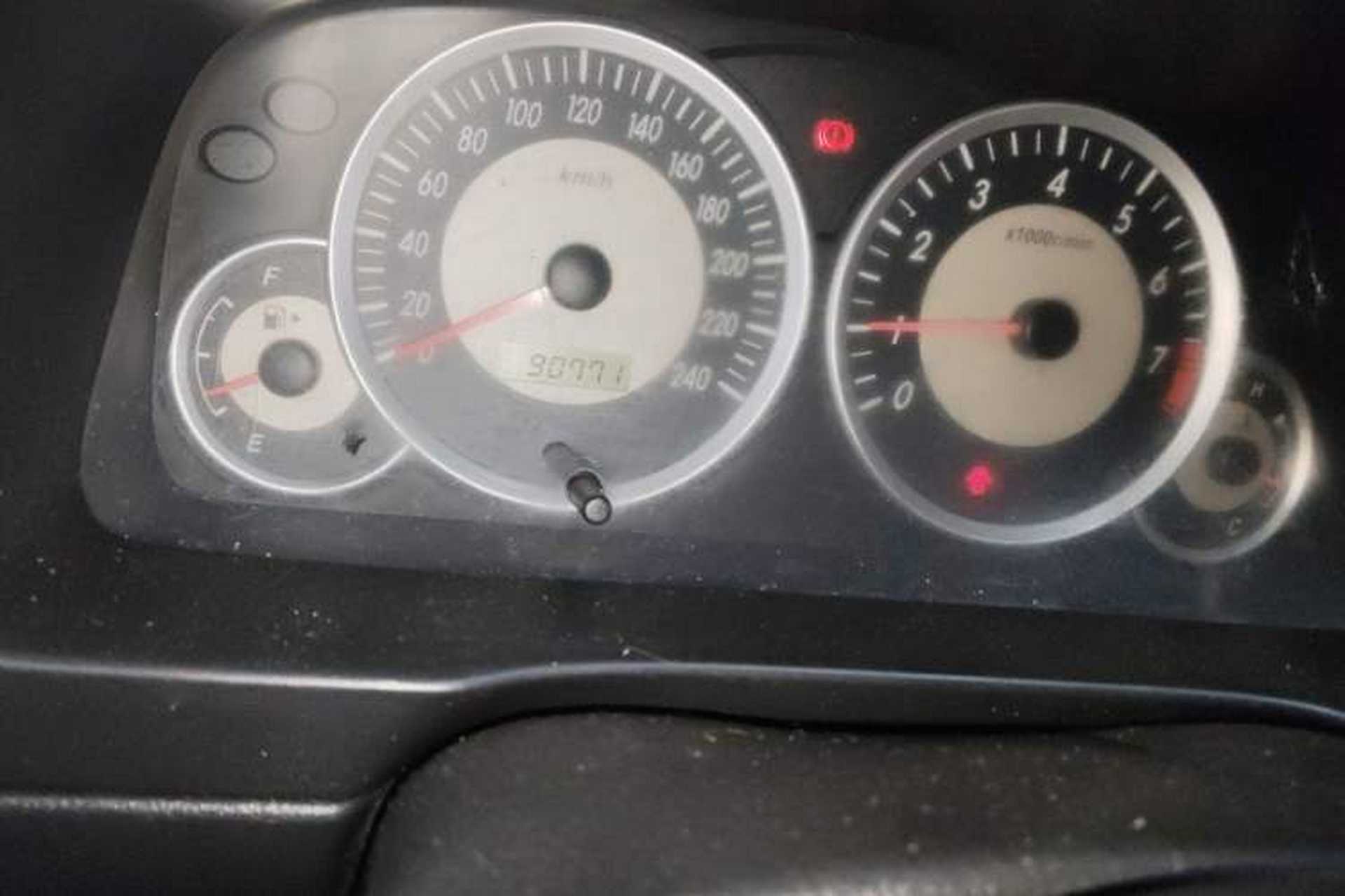 Used FAW Senya S80 2011 1.5L Manual 7-Seater Comfort Edition Odometer Close Up