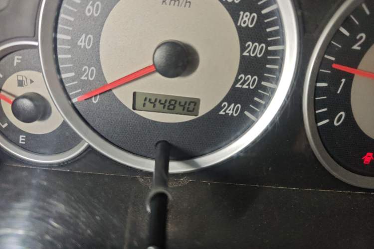 Used FAW Senya S80 2011 1.5L Manual 5-Seater Urban Elite Edition Odometer Close Up