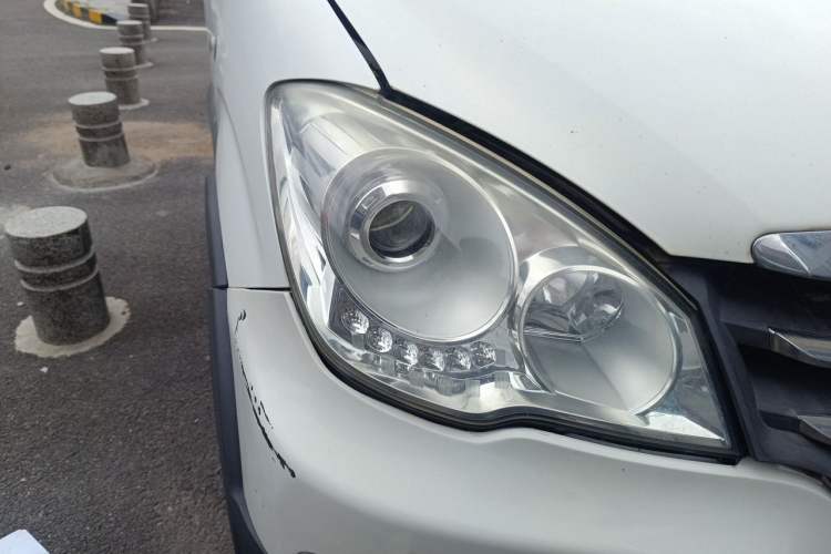 Used FAW Senya S80 2011 1.5L Manual 5-Seater Urban Elite Edition Right Front Headlight