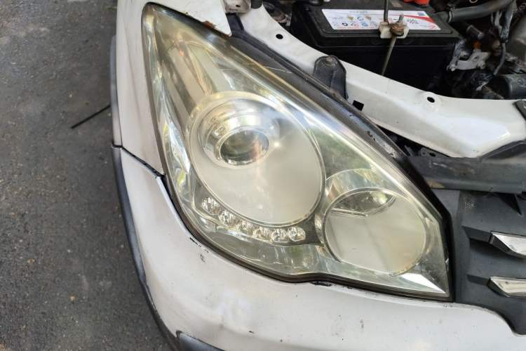Used FAW Senya S80 2011 1.5L Manual 7-Seater Urban Elite Edition Right Front Headlight