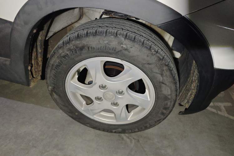 Used FAW Senya S80 2011 1.5L Manual 5-Seater Urban Elite Edition Right Front Wheel Hub