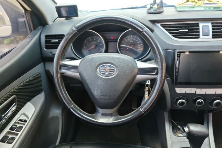 Used FAW Senya S80 2011 1.5L Automatic 5-Seater Elite Navigation Edition Steering Wheel