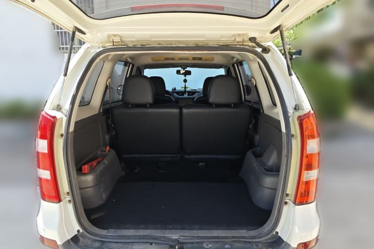 Used FAW Senya S80 2011 1.5L Automatic 5-Seater Elite Navigation Edition Trunk