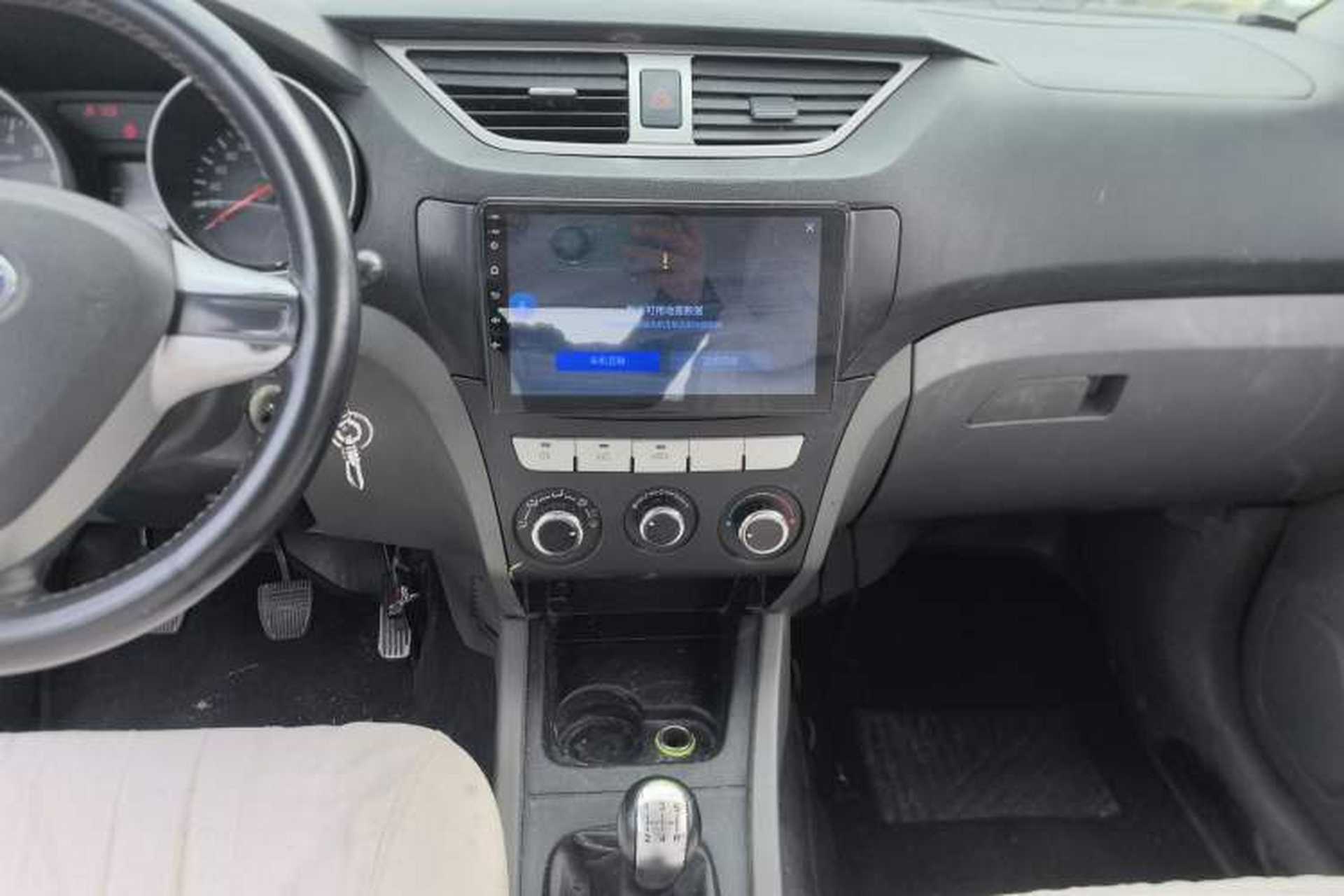 Used FAW Senya S80 2013 1.5L Manual 7-Seater Urban Fashion Edition Audio And AC Panel