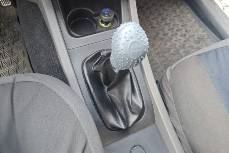 Used FAW Senya S80 2013 1.5L Manual 5-Seat Urban Fashion Edition Gear Lever
