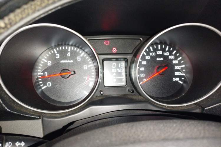 Used FAW Senya S80 2013 1.5L Manual 5-Seat Urban Fashion Edition Instrument Cluster
