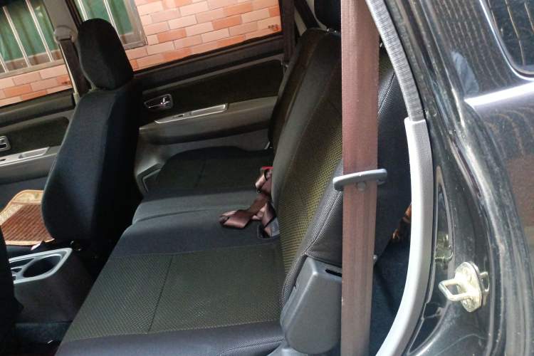 Used FAW Senya S80 2013 1.5L Manual 5-Seater Fashionable Luxury Model Left Rear Seat