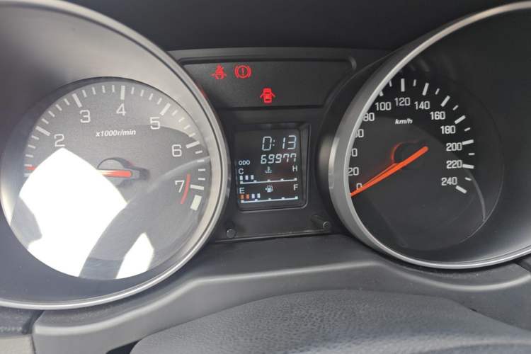 Used FAW Senya S80 2013 1.5L Manual 5-Seat Urban Fashion Edition Odometer Close Up