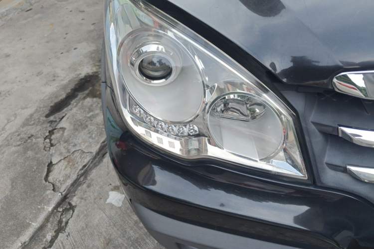 Used FAW Senya S80 2013 1.5L Manual 5-Seat Urban Fashion Edition Right Front Headlight