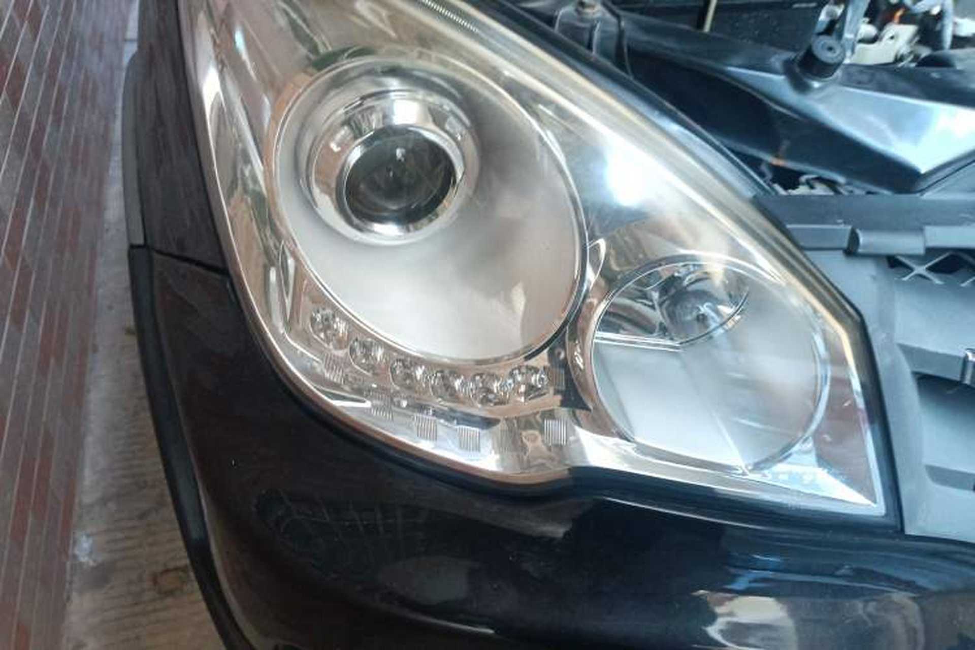 Used FAW Senya S80 2013 1.5L Manual 5-Seater Fashionable Luxury Model Right Front Headlight