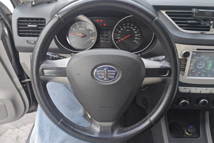 Used FAW Senya S80 2013 1.5L Manual 5-Seat Urban Fashion Edition Steering Wheel