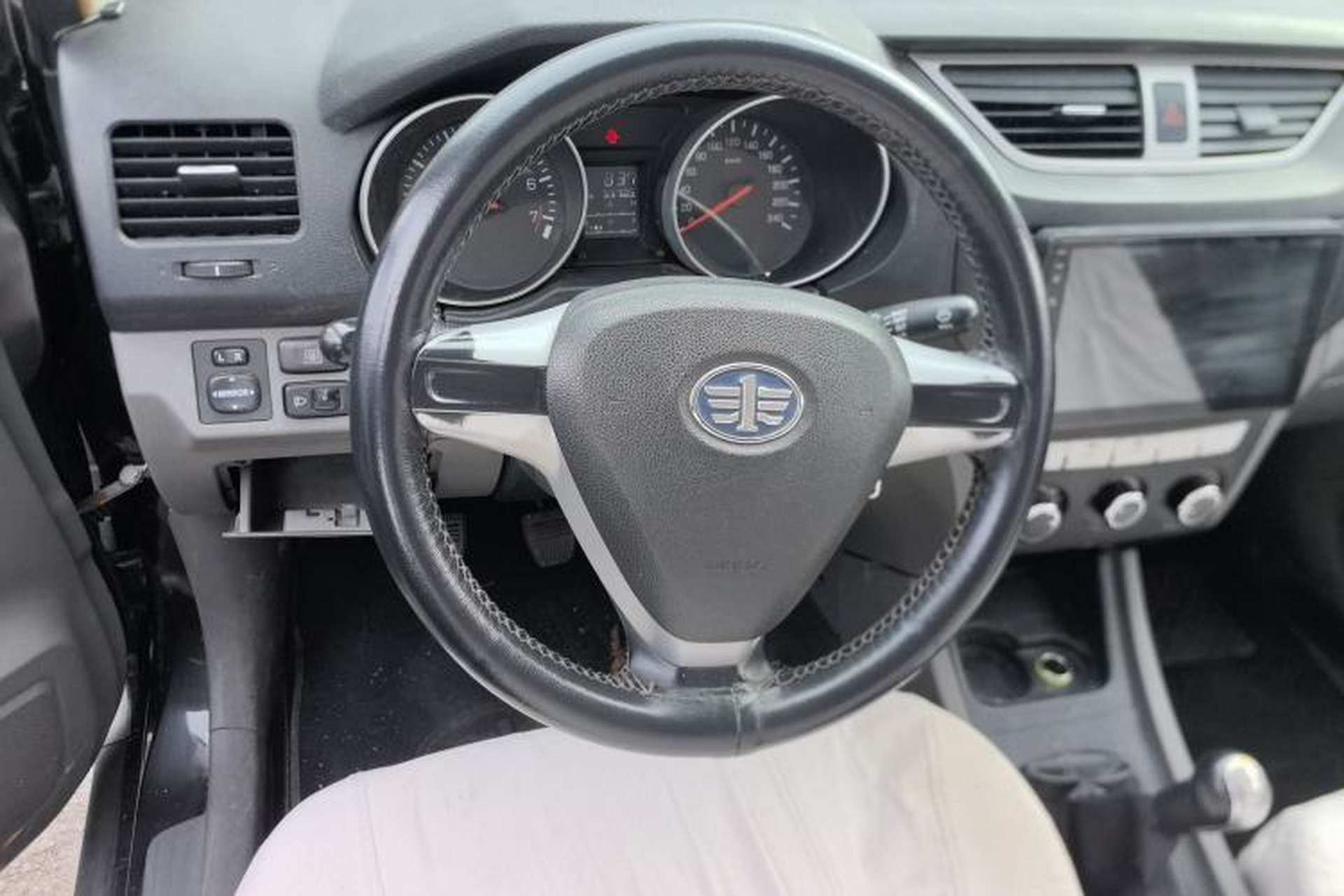 Used FAW Senya S80 2013 1.5L Manual 7-Seater Urban Fashion Edition Steering Wheel