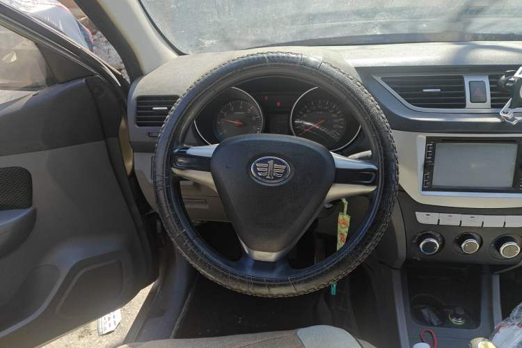Used FAW Senya S80 2013 1.5L Manual 5-Seat Urban Fashion Edition Steering Wheel