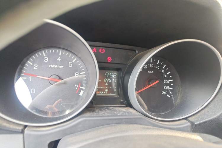 Used FAW Senya S80 2013 1.5L Manual 5-Seat Urban Fashion Edition Instrument Cluster