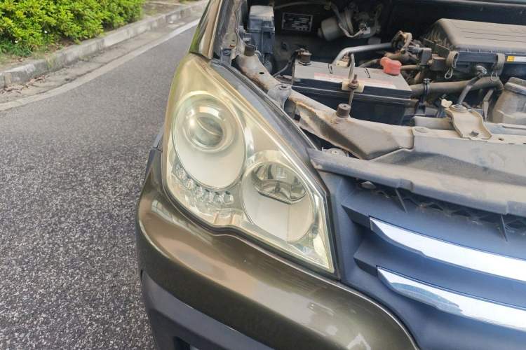 Used FAW Senya S80 2013 1.5L Manual 5-Seat Urban Fashion Edition Right Front Headlight