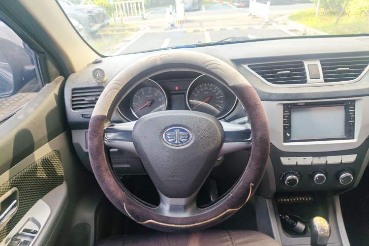 Used FAW Senya S80 2013 1.5L Manual 5-Seat Urban Fashion Edition Steering Wheel