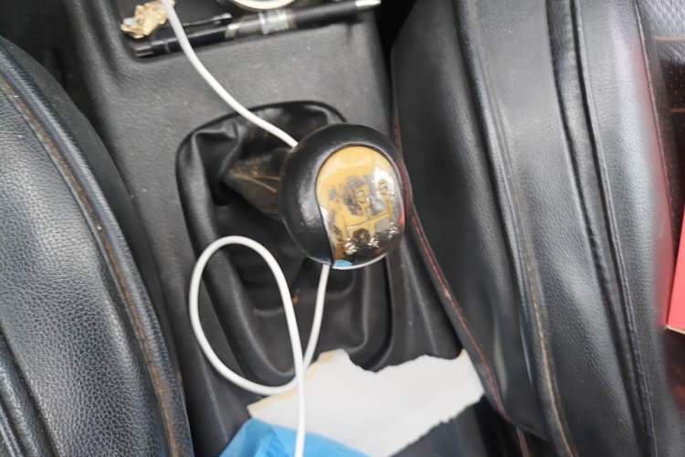 Used FAW Senya S80 2013 1.5L Manual 7-Seater Urban Fashion Edition Gear Lever