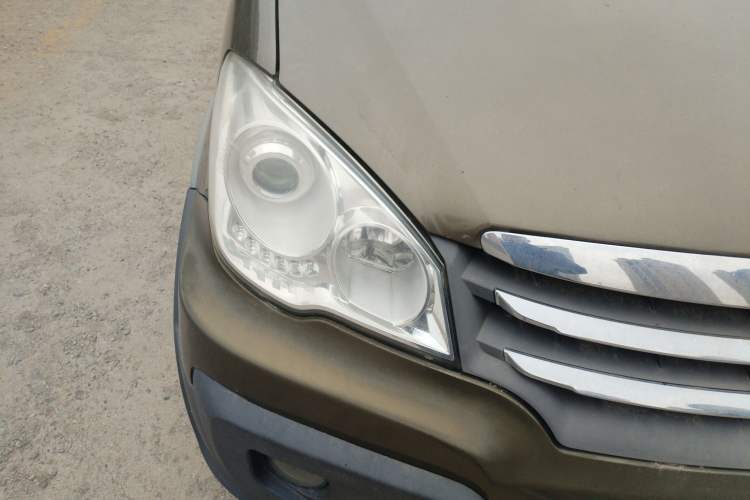 Used FAW Senya S80 2013 1.5L Manual 5-Seat Urban Fashion Edition Right Front Headlight