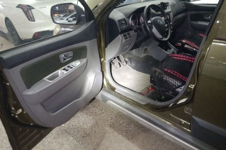 Used FAW Senya S80 2013 1.5L Manual 5-Seat Urban Fashion Edition Driver Seat