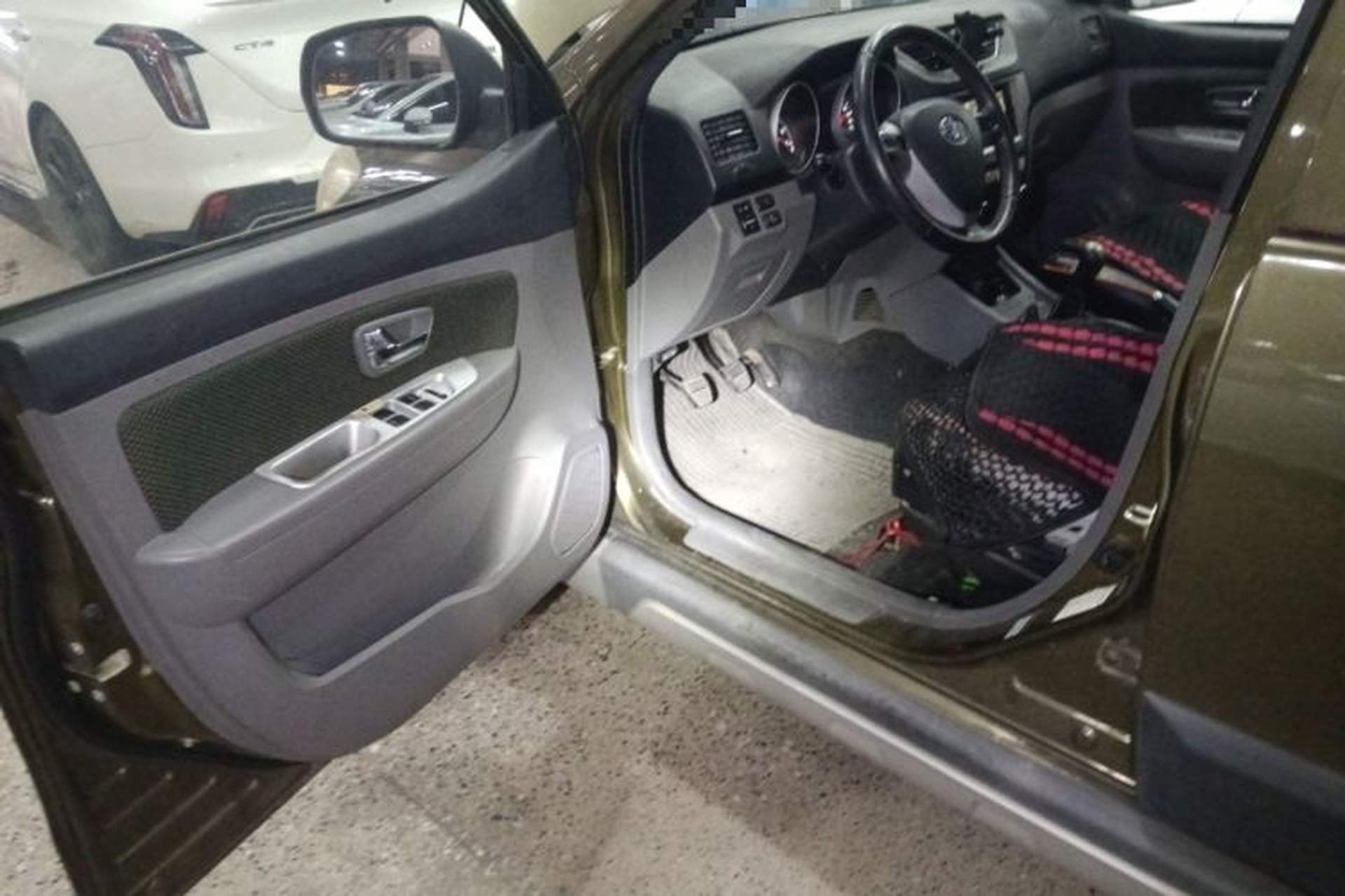 Used FAW Senya S80 2013 1.5L Manual 5-Seat Urban Fashion Edition Driver Seat