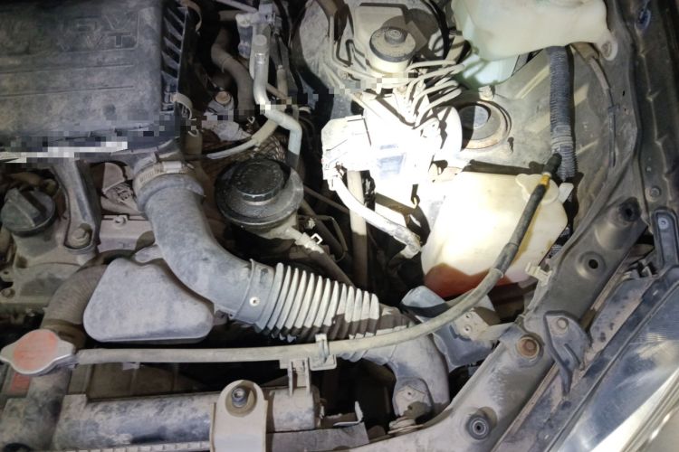 Used FAW Senya S80 2013 1.5L Manual 5-Seat Urban Fashion Edition Engine Bay Left
