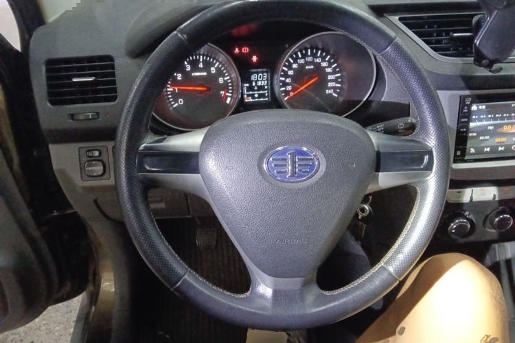 Used FAW Senya S80 2013 1.5L Manual 5-Seat Urban Fashion Edition Steering Wheel