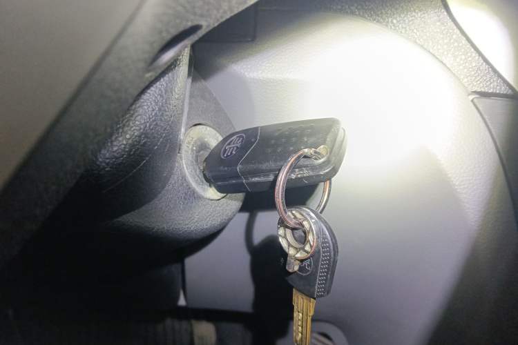 Used FAW Senya S80 2013 1.5L Manual 5-Seat Urban Fashion Edition Vehicle Key