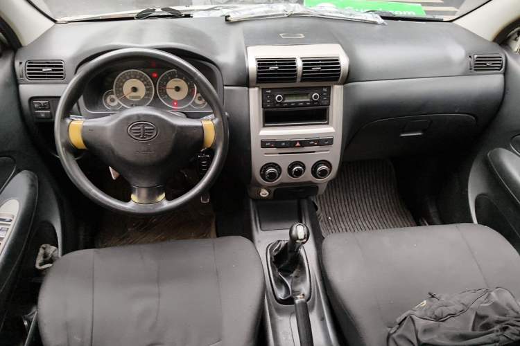 Used FAW Senya S80 2013 1.5L Manual 7-Seater Urban Fashion Edition Center Console