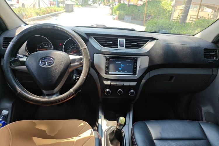 Used FAW Senya S80 2013 1.5L Manual 5-Seat Urban Fashion Edition Center Console