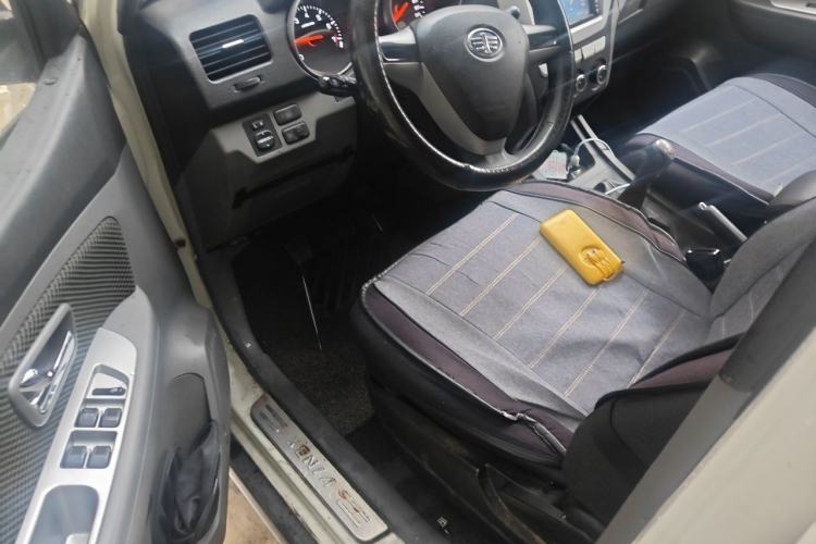 Used FAW Senya S80 2013 1.5L Manual 7-Seater Urban Fashion Edition Driver Seat