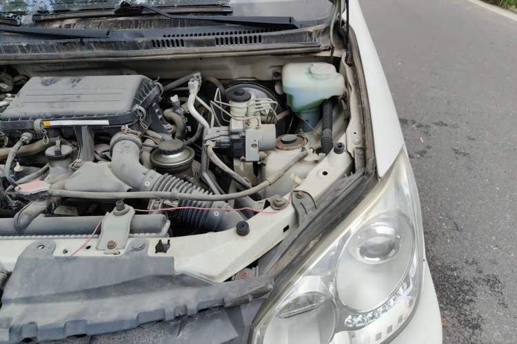 Used FAW Senya S80 2013 1.5L Manual 5-Seat Urban Fashion Edition Engine Bay Left