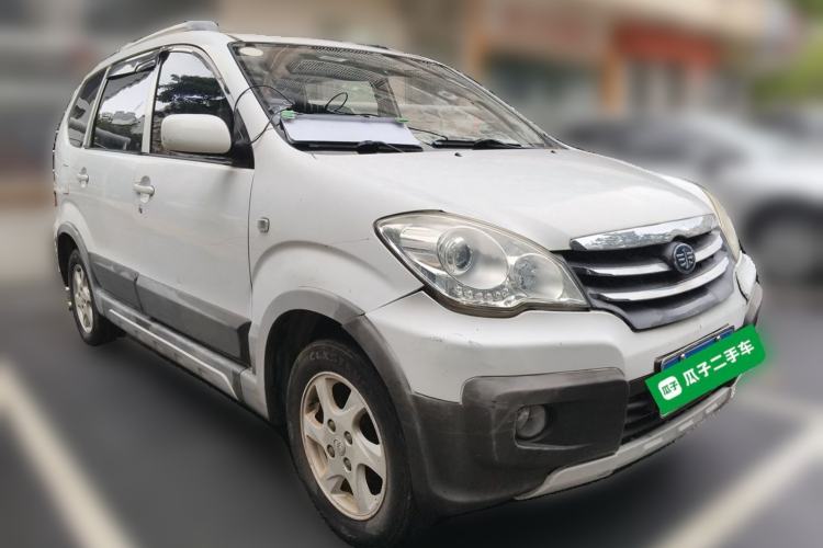 Used FAW Senya S80 2013 1.5L Manual 7-Seater Urban Fashion Edition Front Right 45 Deg