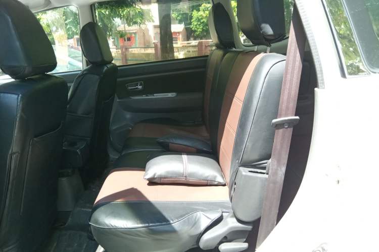 Used FAW Senya S80 2013 1.5L Manual 5-Seat Urban Fashion Edition Left Rear Seat