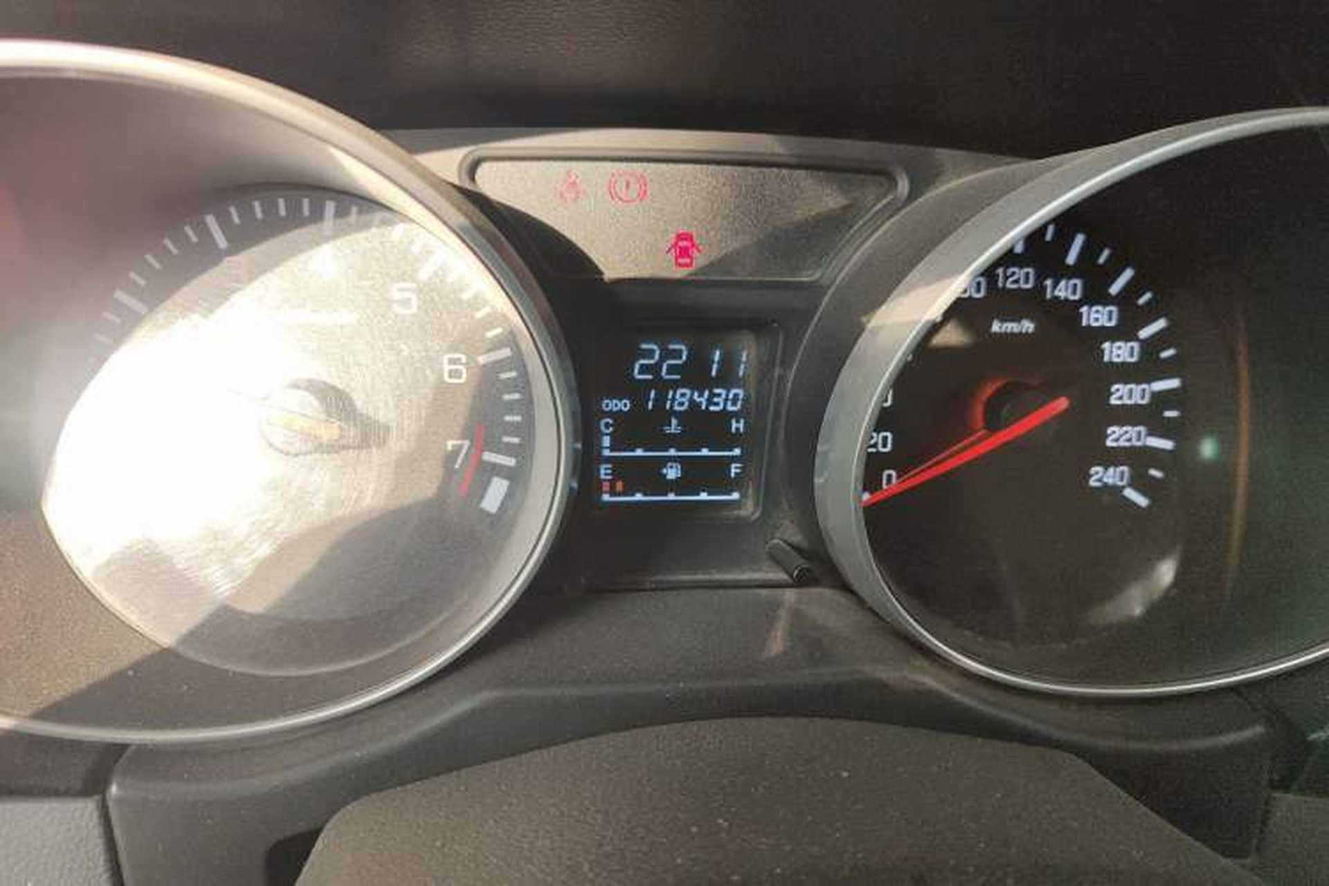 Used FAW Senya S80 2013 1.5L Manual 5-Seat Urban Fashion Edition Odometer Close Up
