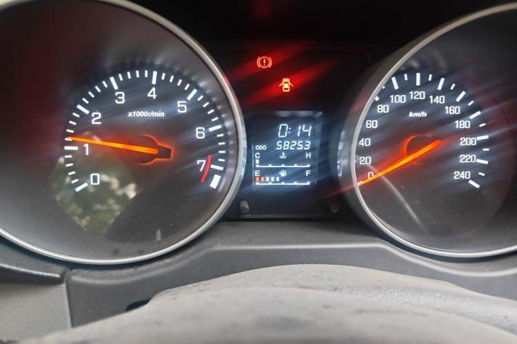 Used FAW Senya S80 2013 1.5L Manual 7-Seater Urban Fashion Edition Odometer Close Up